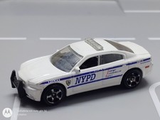 Matchbox Dodge Charger Pursuit Police NYPD Modellauto 2012 Spielzeugauto weiß