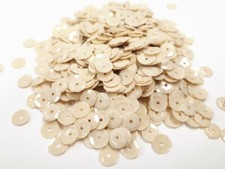 Pailletten Beige matt gewölbt