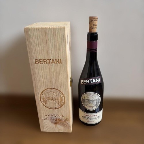Leere schnapsflasche amarone - schnapsflasche,