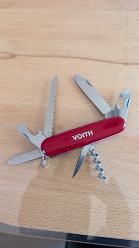 Victorinox camper mit werbung - victorinox,