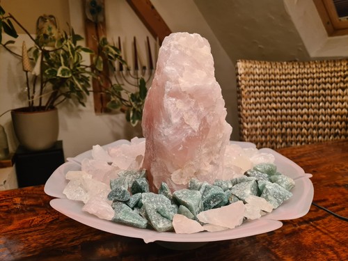 Rosenquarzbrunnen - , |