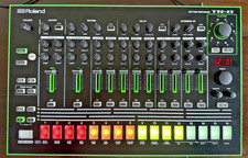 Roland TR-8 mit 7x7 Expansion