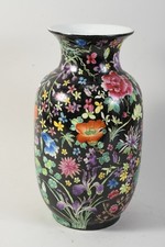 P45R29- China Porzellan Vase handbemalt mit Blütenmotiv