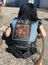 Headbanger mit Jeanskutte und