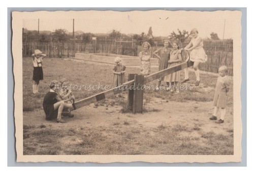 Kinder auf wippe 1953 - 1953,