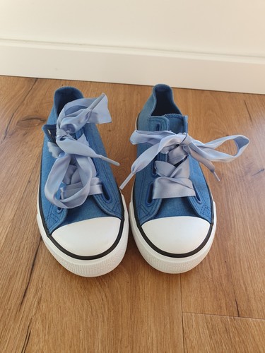 Turnschuhe mit schleife - turnschuhe,