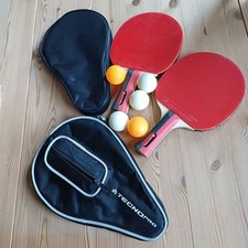 Tischtennisschläger Set 2 Stück mit Tasche und Bällen. Neuwertig