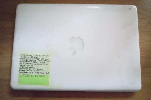 Apple macbook a1342 3 - apple,