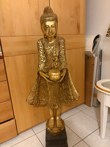 Goldene buddha statue mit - goldene, buddha-statue