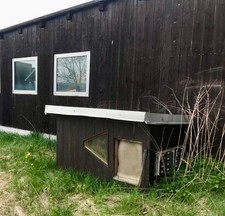 große gedämmte Hundehütte zu verschenken !!! 