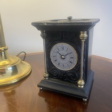 Tabakdose Vintage Sammlerstück. Kaminuhr Form Selten. Schweres Messing