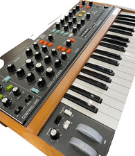 Behringer Poly D polyphoner