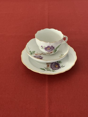 Kaffeegedeck mit blumenmotiv - kaffeegedeck,