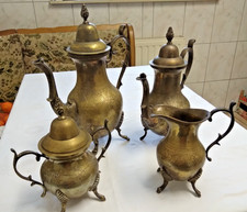 Orientalisches massives Messing Kernstück 3,25 kg, 2 Kannen, Zucker & Milch