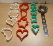 10 DDR Ausstechformen Plätzchen 3,5 - 6,5 cm + Gebäckaufsatz Fleischwolf