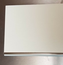 artego 53,5 x 13 cm Seiten-Sockelblende 16 mm Farbe:32 magnolie incl. Dichtlippe