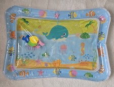 Wasserspielmatte Bauchlage