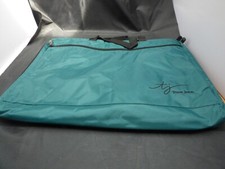 Neu. Trevor James. Plüsch