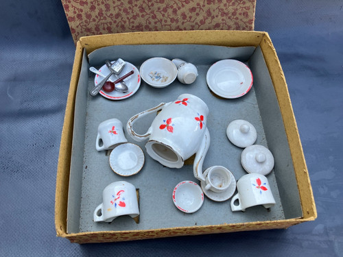 Antikes spielzeug puppen - antikes,