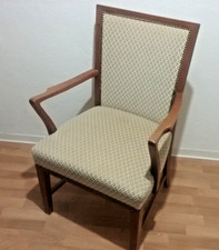 1  alter eleganter Stuhl Armlehnstuhl für Herrenzimmer Holz- mehrere vorhanden!