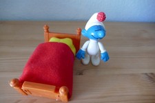 Die Schlümpfe McDonalds Happy Meal Figur Schlumpf mit Bett Schlafschlumpf (2002)