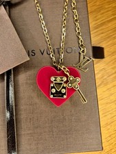 LOUIS VUITTON Lock Me