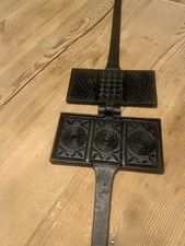 Schönes altes Waffeleisen seltenes Muster aus Guss Gusseisen Zimtwaffeleisen