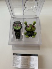 Swatch x Kidrobot GLOVEZ (SUOZ136S) – Uhr & Figur – limitiert, 2010