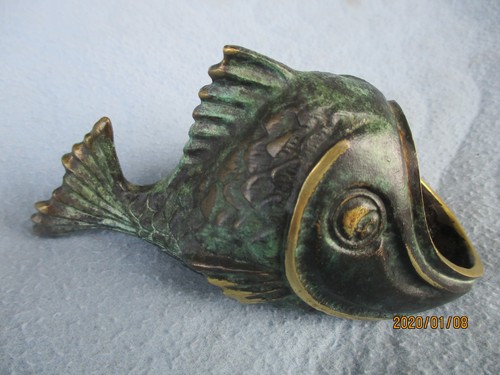 Alte bronzefigur fisch als - alte,