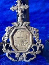 altes Reliquienkreuz datiert