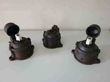 3 alte Lichtschalter aus Gusseisen und Porzellan, kein Bakelit