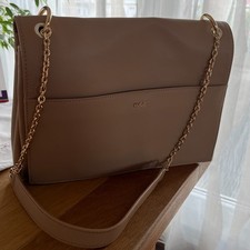 HUGO BOSS Damen Handtasche, hellbraun, Leder, goldene Hardware, s. gter Zustand