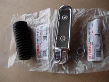 * YAMAHA 4BP-27461 FUSSRASTE + GUMMI + FEDER RECHTS  XJ600S N DIVERSION XJ900S