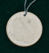 DDR Plakette Porzellan 750