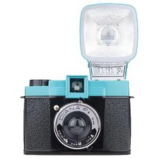 Lomography Diana F+ Kamera und Blitz