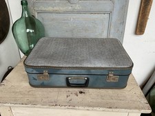 C0311 Alter Reisekoffer um