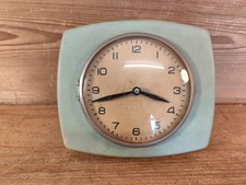 DDR Midcentury Wanduhr Küchenuhr Uhr Metall blau mechanisch Kal 55 um 1950