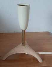 Tischlampe 1 flammig auf Metall Dreibein original 50 er / 60 er Jahre