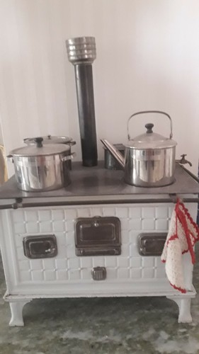 Antiker cremweisser puppenherd - antiker,
