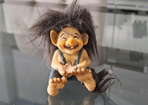 Nyform lachender troll aus - lachender,