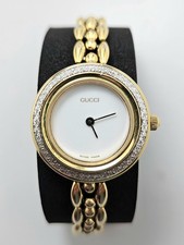 Gucci Damen Quarz Armbanduhr Change Bezel 11/12.2 Diamond Lünette