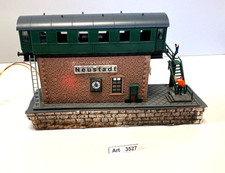 Piko 61128 H0 Behelfsstellwerk Neuses, gealtert,Beleuchtung,Preiser Figuren,1:87