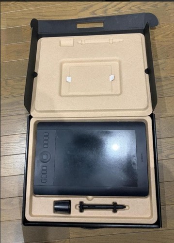 Wacom intuos pro - wacom,