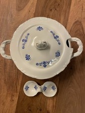 Terrinen mit Deckel und Salz-Pfeffer Gefäß