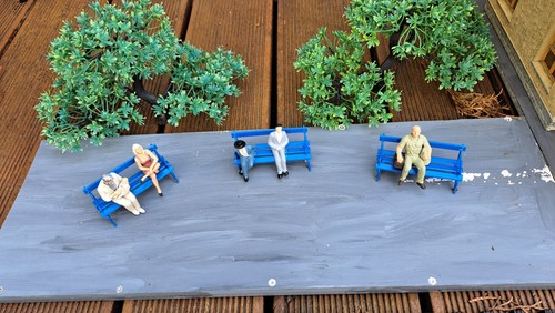 Spur figuren sitzend auf - spur,