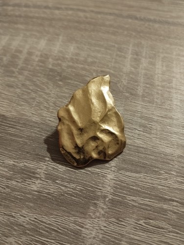 Yves saint laurent pin ysl - laurent,