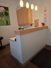 Rezeption, Ahornfurnier, Einzelstück v.Tischler, Hängeschrank Theke Schreibtisch