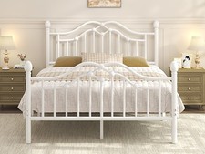 Bettgestell aus Metall mit