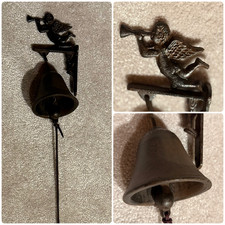 NEU - Wandglocke Glocke Türglocke aus Gusseisen mit Engel Antikbraun H: 18 cm