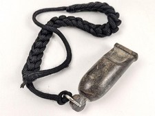 Trillerpfeife aus Holz , an